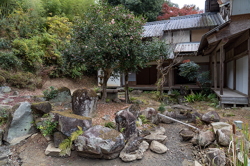 泉水庭園と伽藍