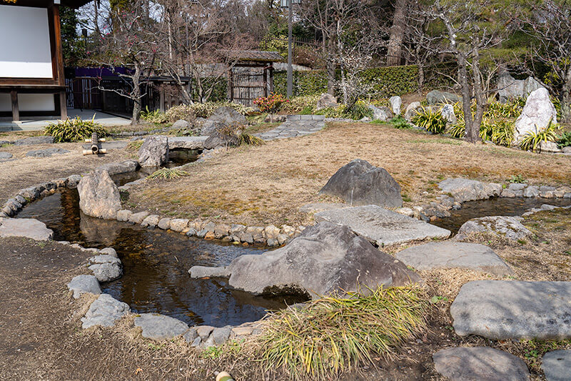曲水庭園