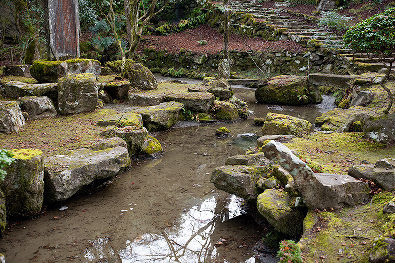 曲水庭園