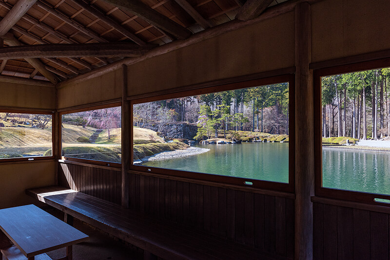 「静峯亭」にて額縁庭園を撮影