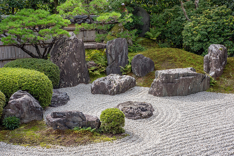 蓬莱式枯山水庭園。