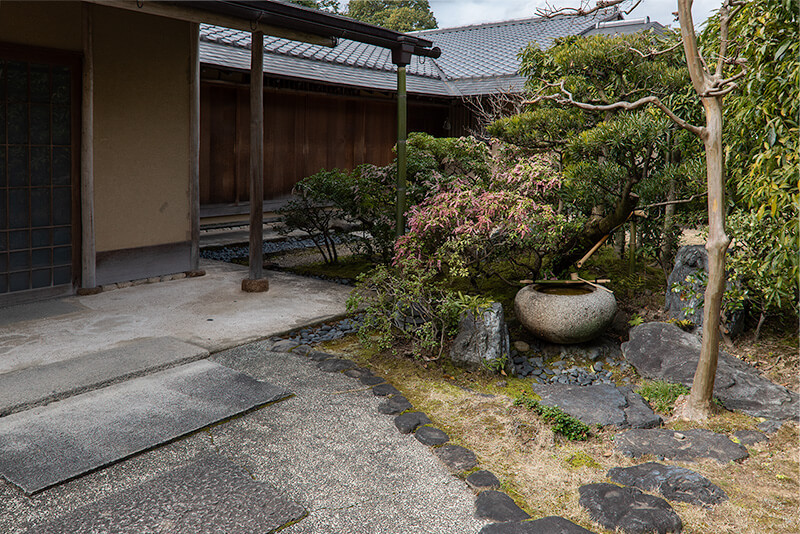 蹲踞（つくばい）