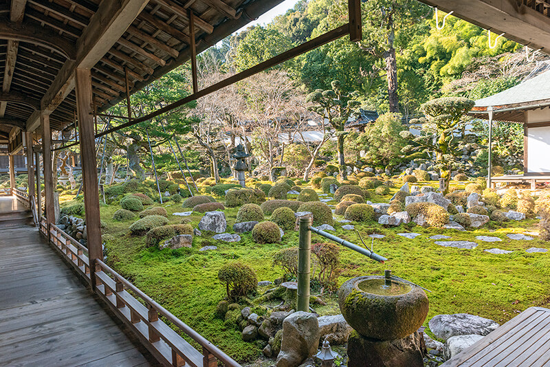 客殿前庭園