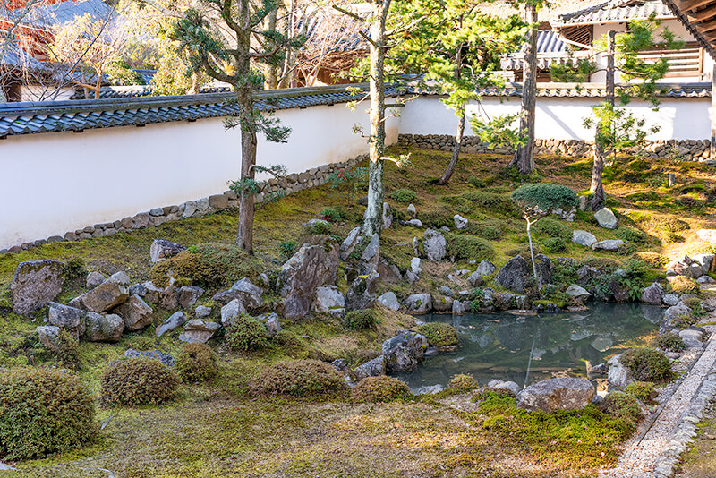 奥殿 池泉庭園