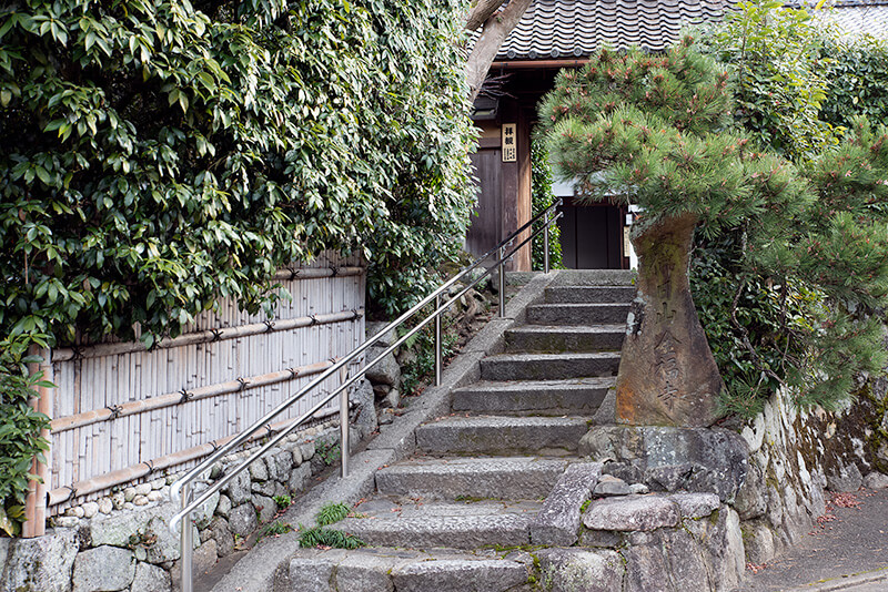 金福寺山門