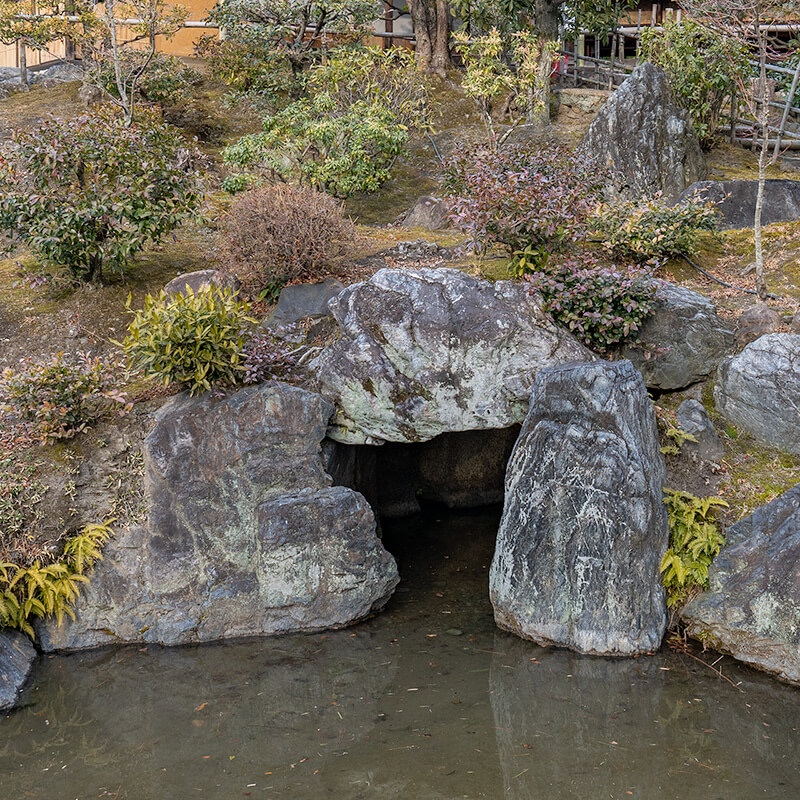 洞窟石組