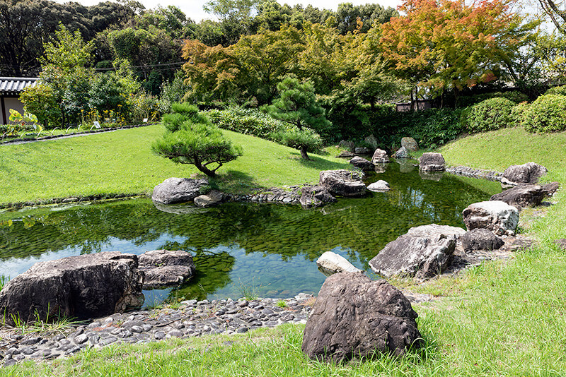 「平城京左京三条二坊宮跡庭園」の再現