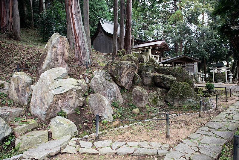 蓬莱連山石組