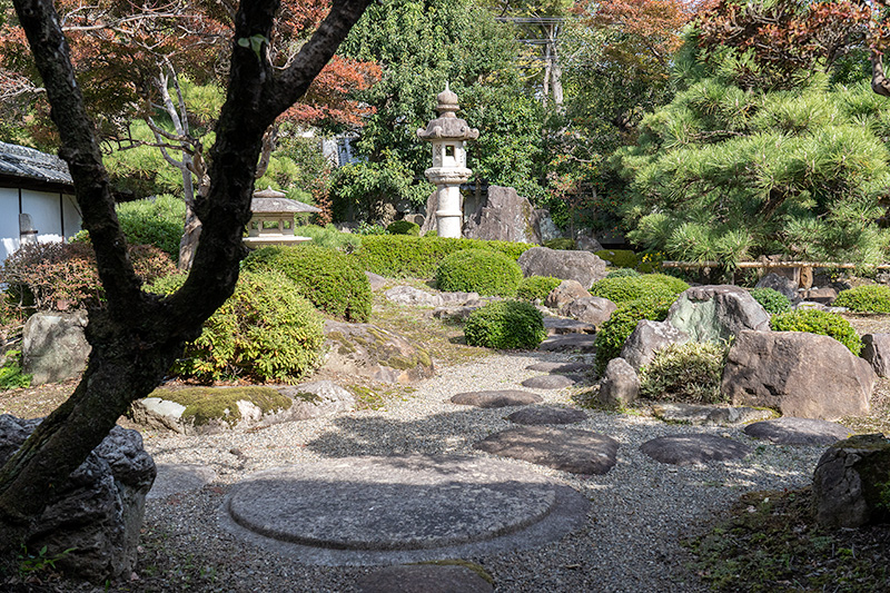 松樹館庭園