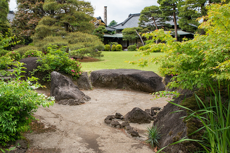 枯山水の枯池