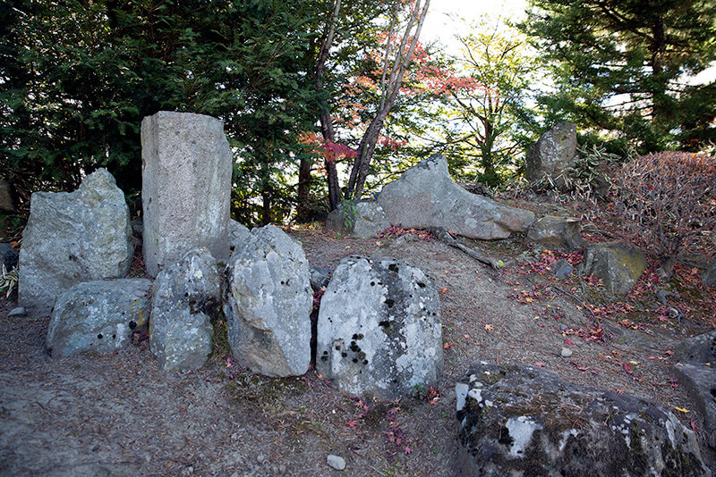 切石などを用いた石組