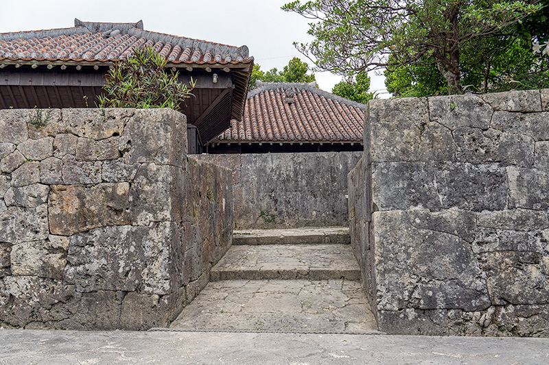石塀
