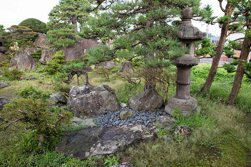 つくばい(手水前)