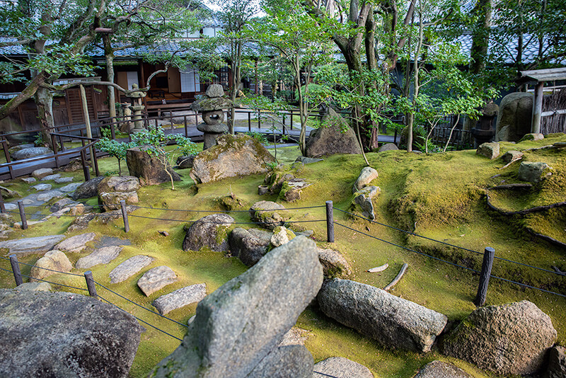 築山側から撮影