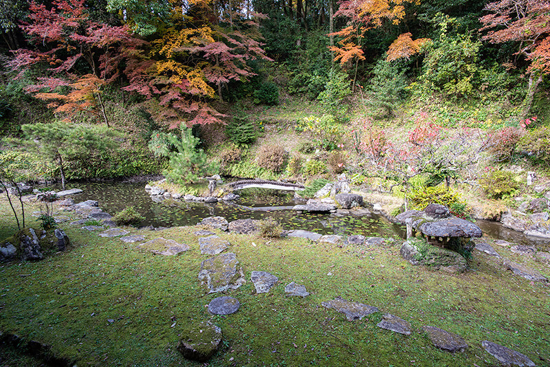 不生池は鶴亀庭園