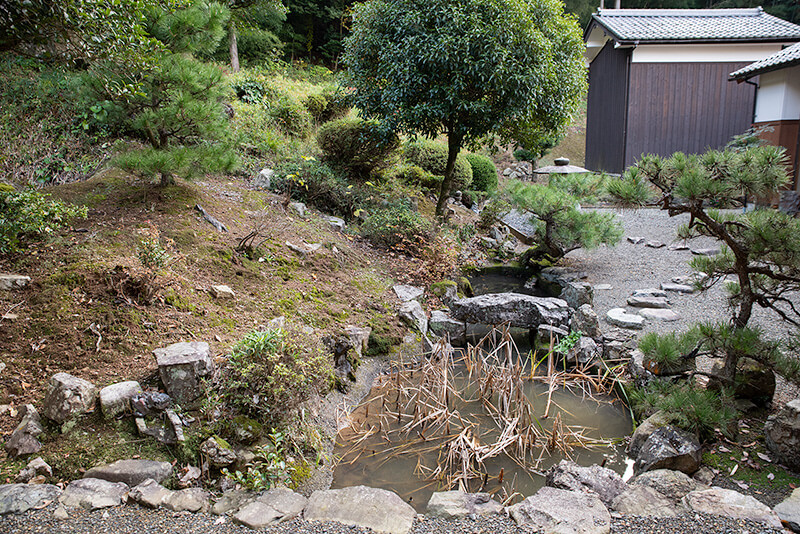 庫裏北庭　池泉