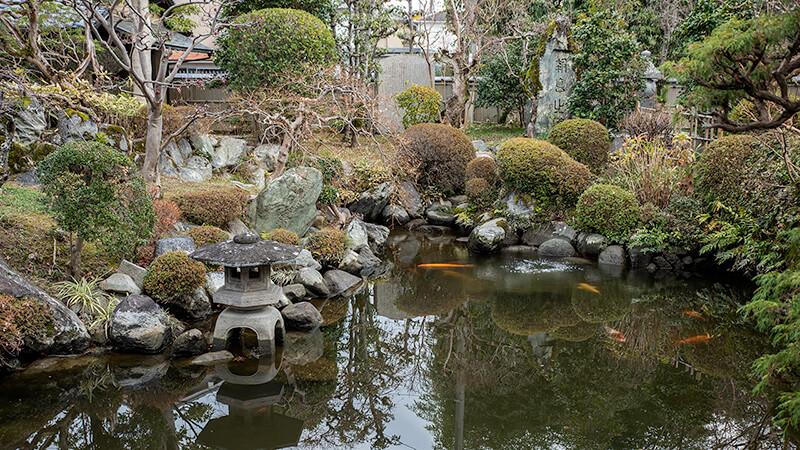 古庭園の要素は見つからない