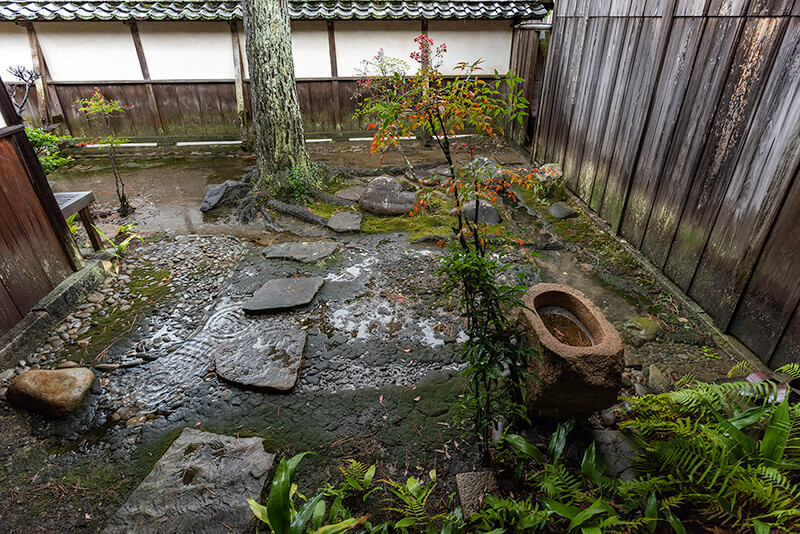 手水鉢