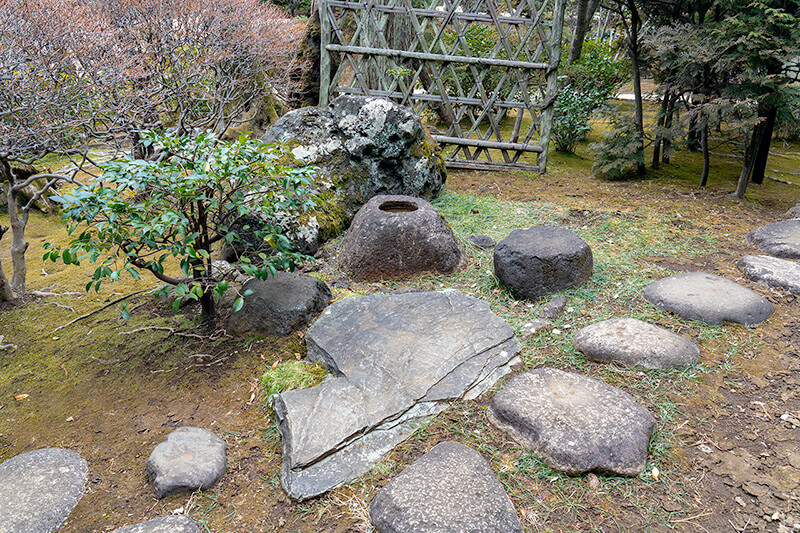 蹲踞（つくばい）