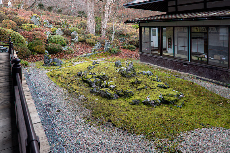 鶴亀合掌の庭（つるかめいのりのにわ）