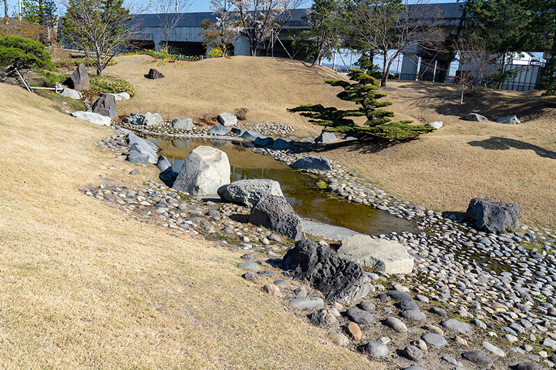 東池