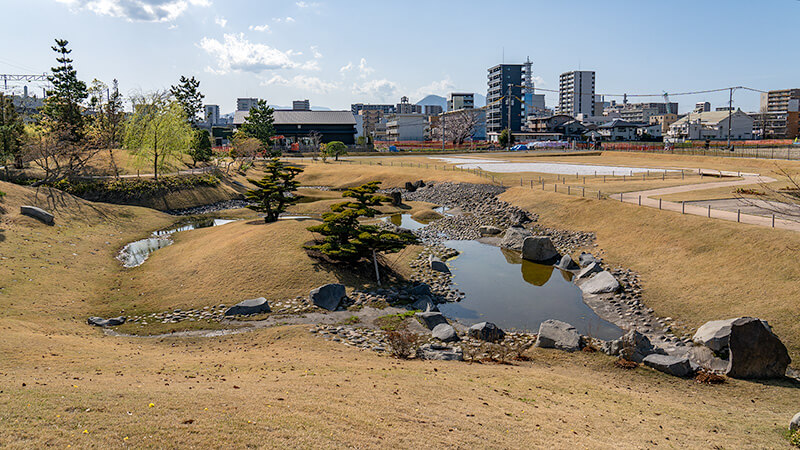東池の全景