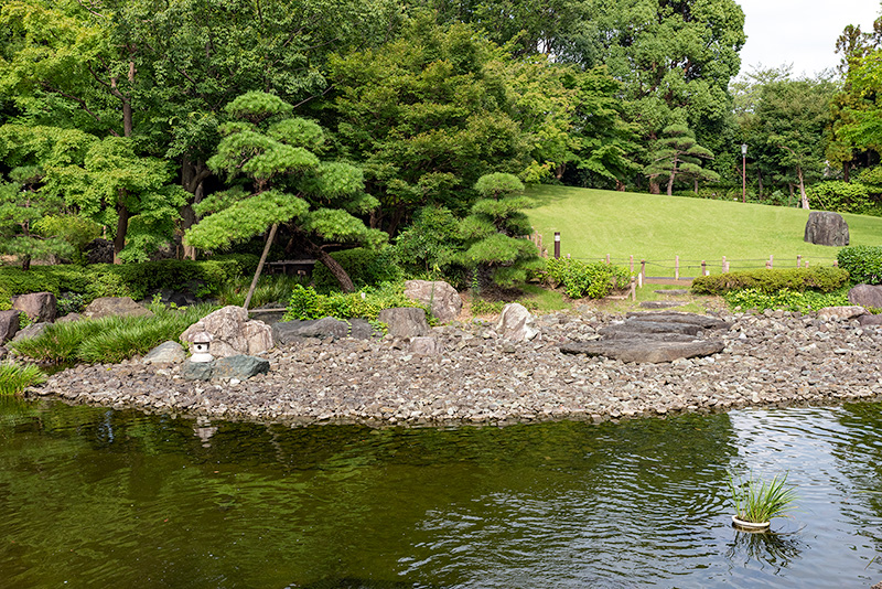 芝山から続く洲浜を望む
