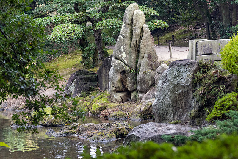 永代橋の陰陽石