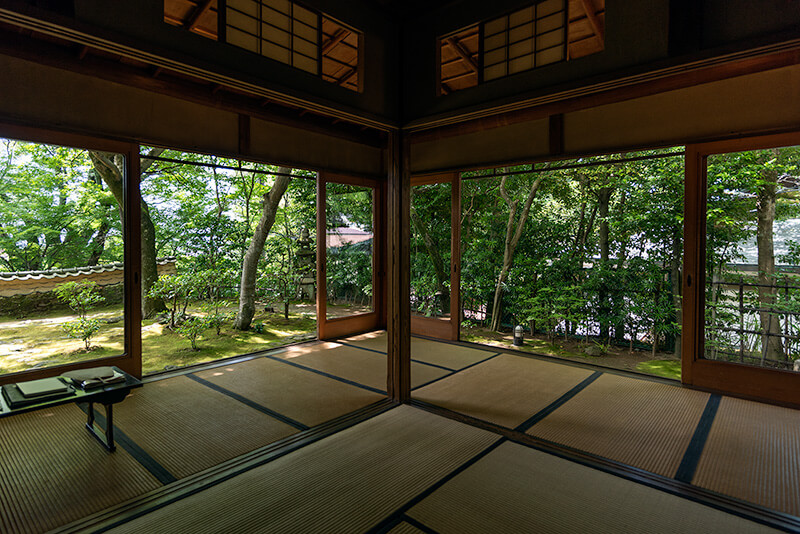 老欅荘の額縁庭園