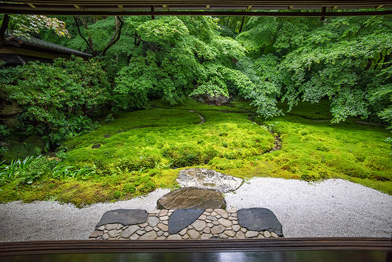 瑠璃の庭