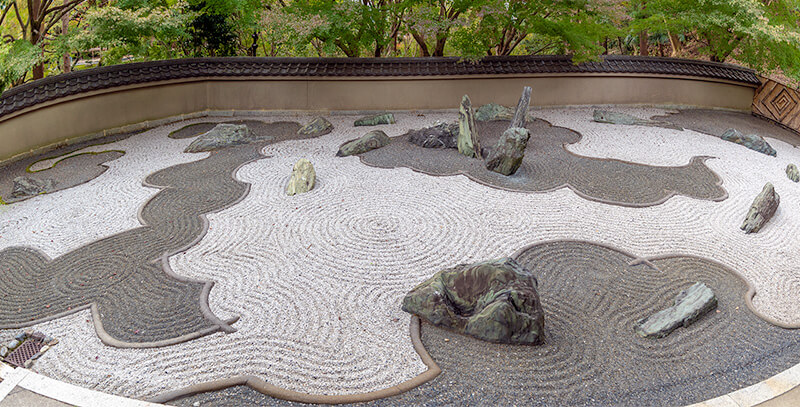 西庭「龍門の庭」