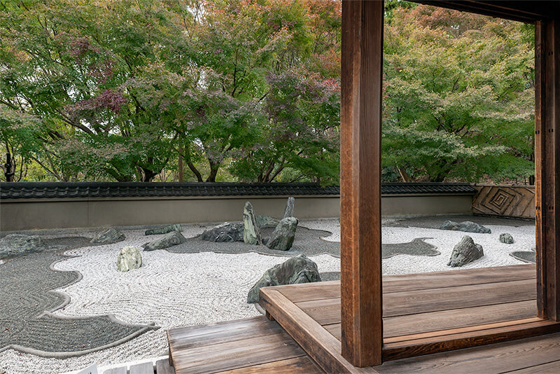 西庭「龍門の庭」