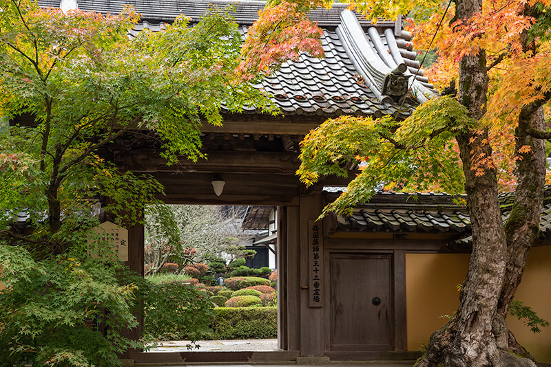 西明寺山門