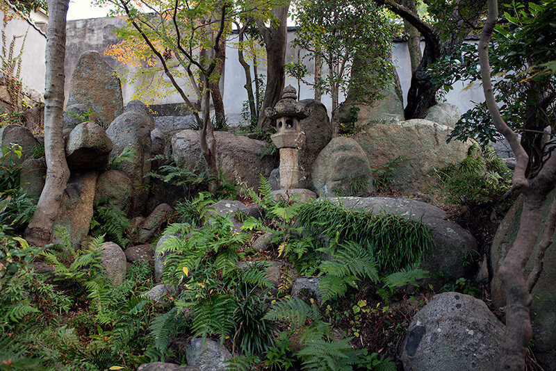 遠山石