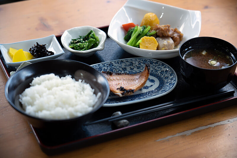喫茶室での日替わりランチ