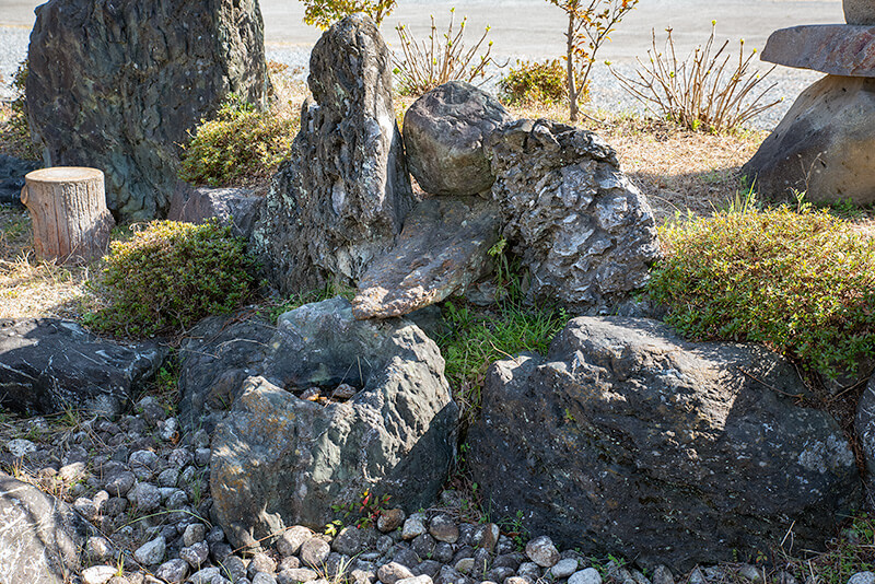 滝と鶴亀苑