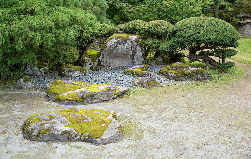 蹲踞（つくばい）