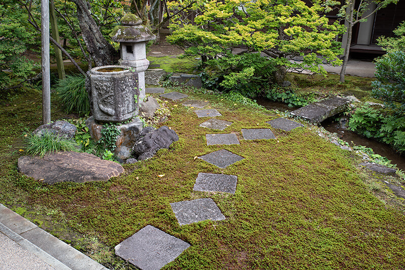 蹲踞（つくばい）