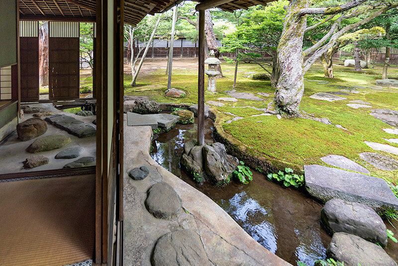 「飛鶴庭」と「清香軒・清香書院」