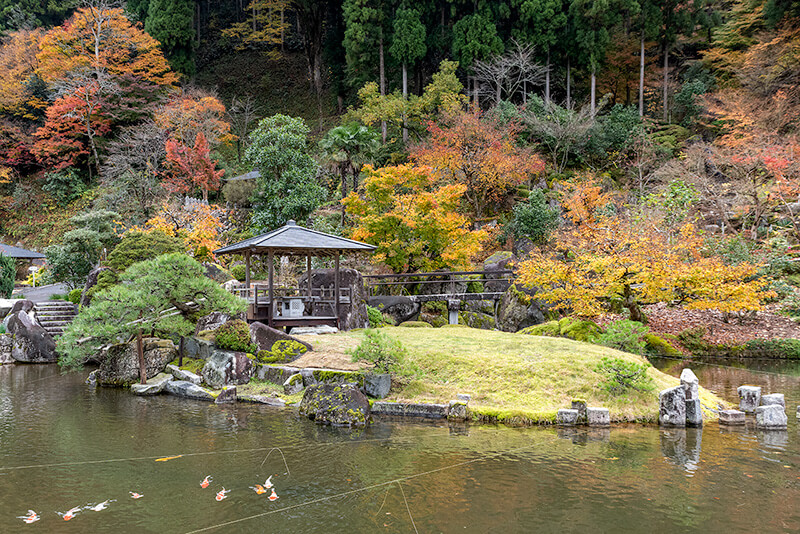 石照庭園　中島