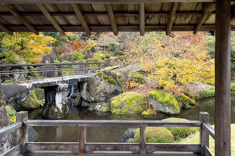 中島の東屋からの眺め