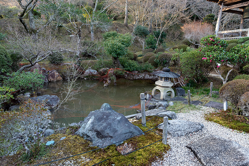 池泉観賞式庭園
