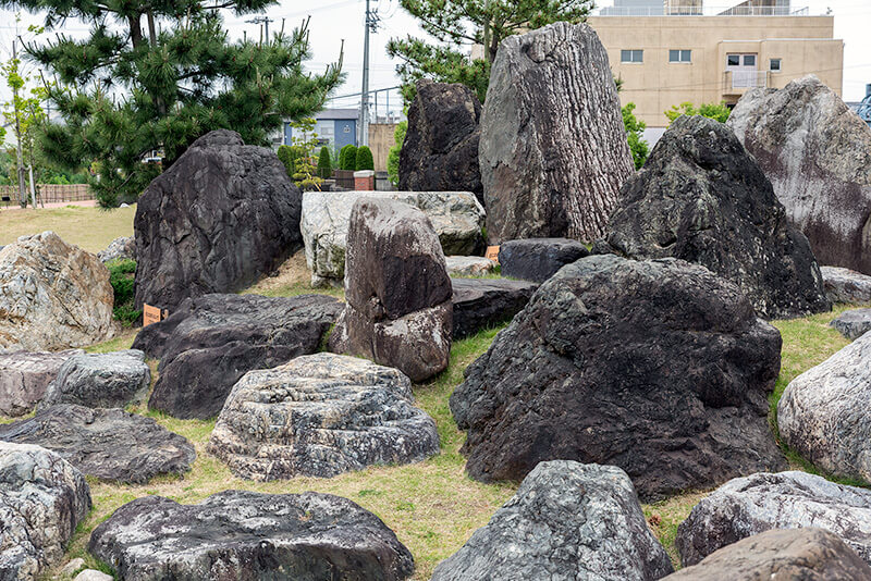 諸戸氏庭園は春・秋のみの公開