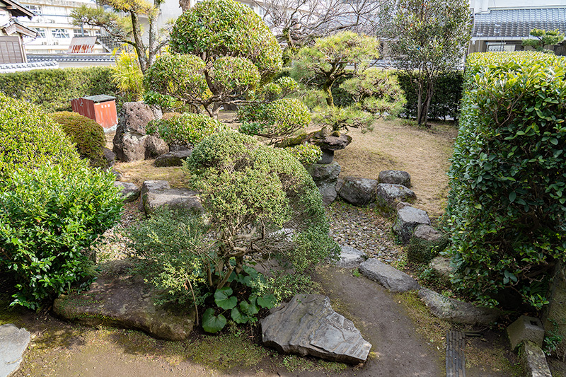 山本邸