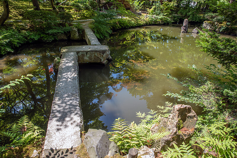 清水園の石橋