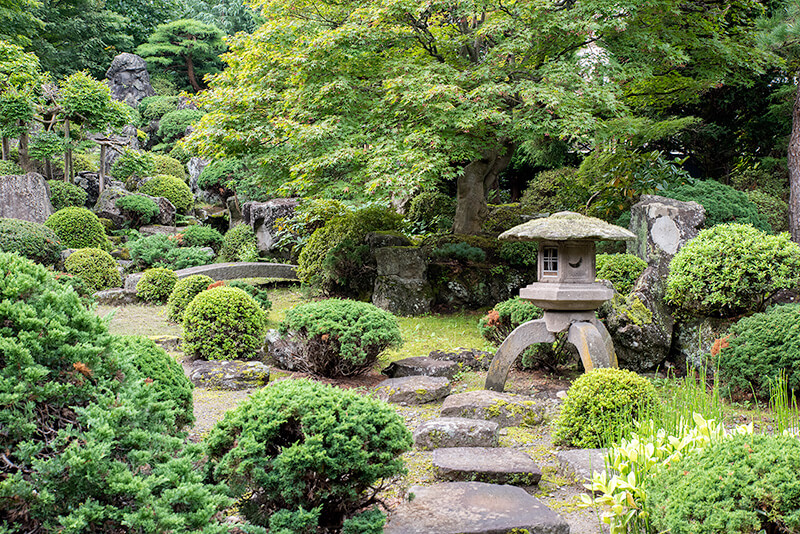枯山水 遠山石
