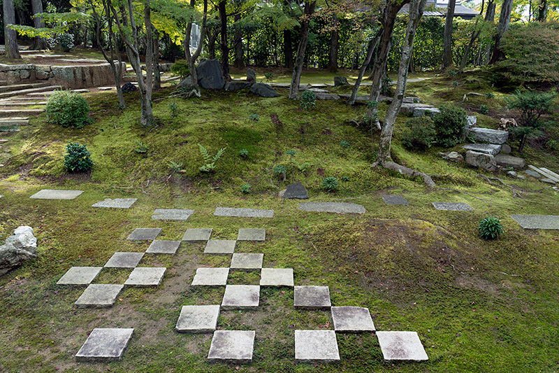 市松模様の飛石