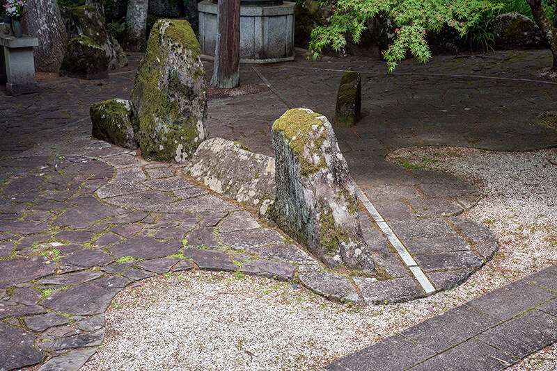 雲海に放射される無量光