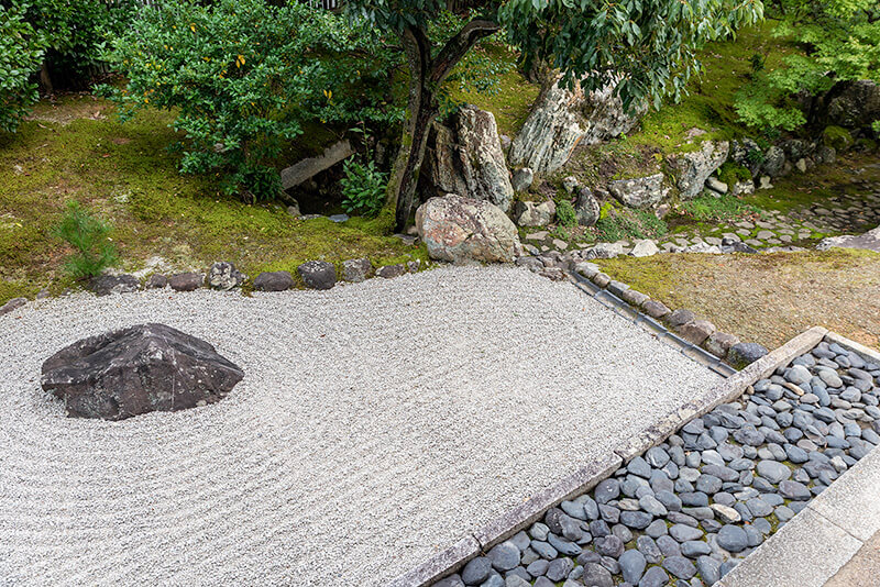 相国寺　開山塔庭園（龍渕水の庭）