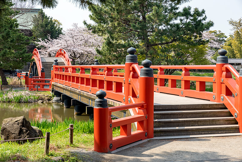 平橋と景石